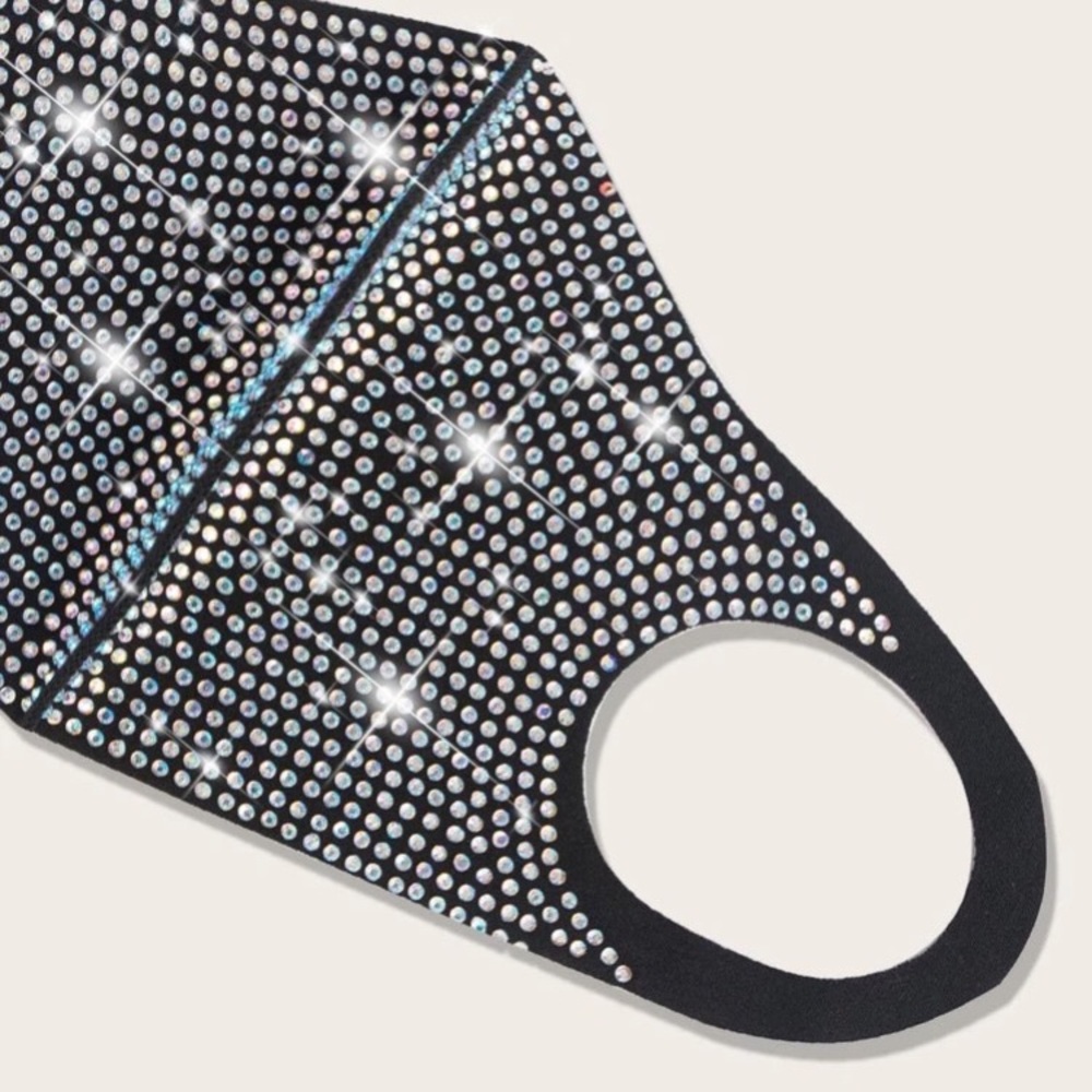 🎀 Stunning Rhinestone Pattern Premium Face Mask 🎀 - Picture 2 of 4